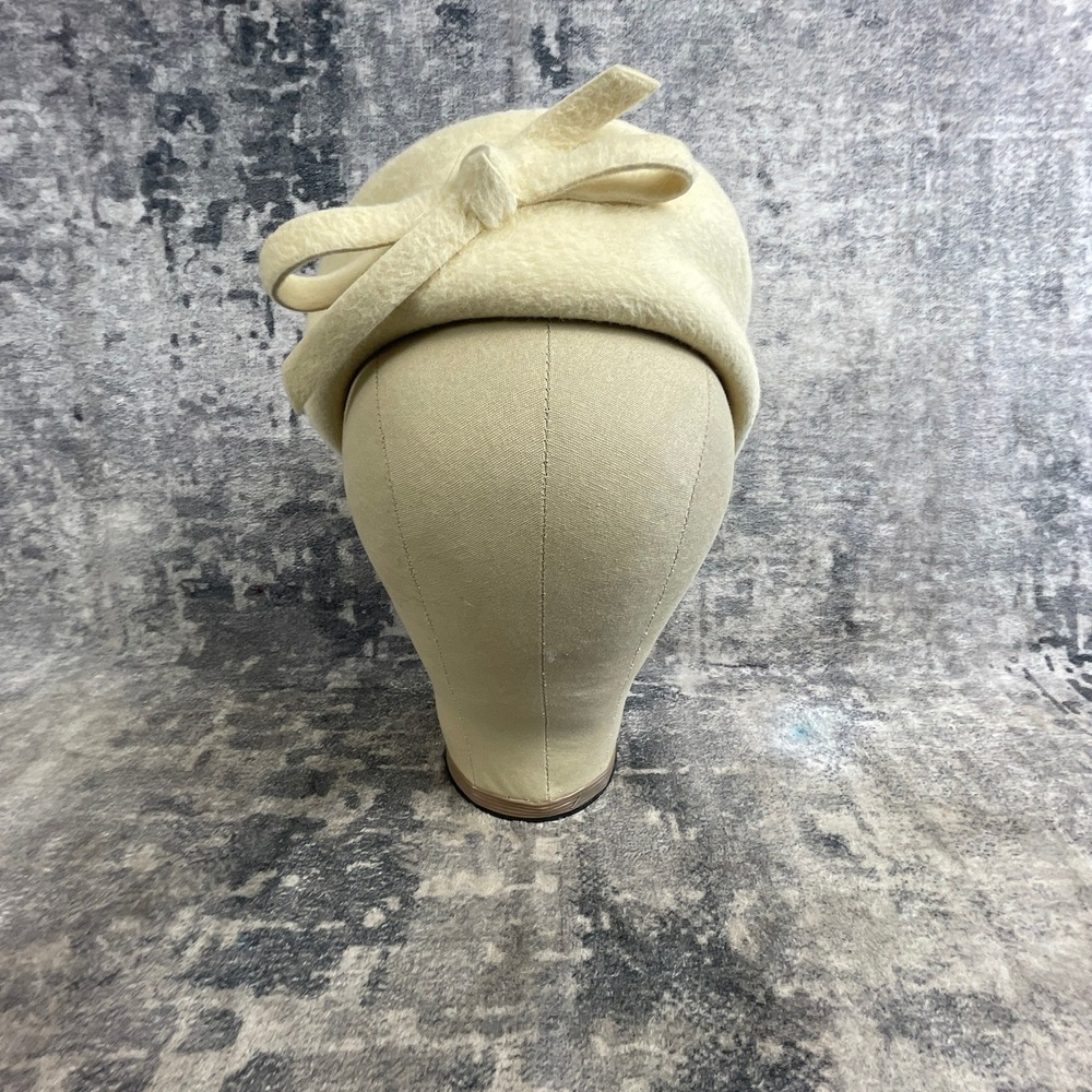 Vintage Evelyn Varon 1950s 1960s Wool Felt Formal Hat Cream Ivory Peach Lining
